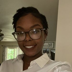 Meet your Posher, Alexus